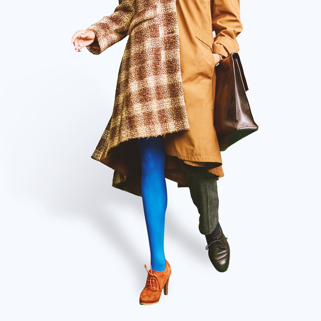 branding-kreatives-denken-klamotten-entscheidung Digitale Karte in blau und abgeschnittener Ecke mit der Aufschrift "Persönlichkeit statt Perfektion. von HOOGE